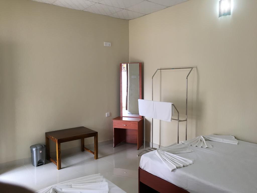 Hotel Lavonka Tourist Rest à Anurâdhapura Extérieur photo